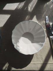 Scalloped Dessert Bowl with Gold Rim image 3